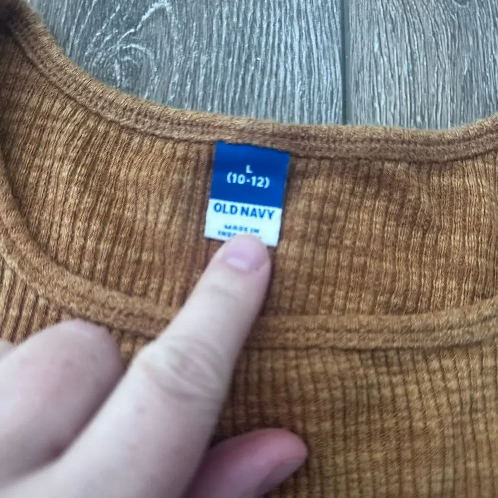 Old Navy Tan Ribbed Lettuce Hem Tee - Size Large (10/12)